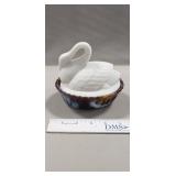 (1) Vintage Westmoreland Milk Glass Closed Neck