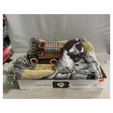 Hersheyï¿½s Tins, Kiss Musical, Tapestry Throw