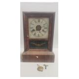 (1) Vintage Mantle Clock w/ Key