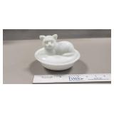 (1) Vintage Westmoreland White Milk Glass Cat