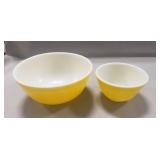 (2) Vintage Pyrex Bowls (5.5" & 8.5" Diameter)