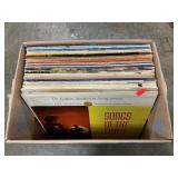 Box With (30) Vintage Vinyl Albums, Country, Easy