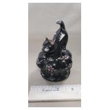 (1) Vintage Fenton Black Cat Covered Trinket Dish