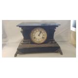 (1) Vintage Mantle Clock (No Key)