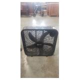 (1) Utilitech Electric Box Fan (20"ï¿½20")