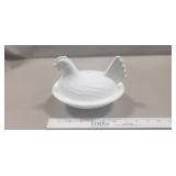 (1) Vintage White Milk Glass Hen On Nest Candy