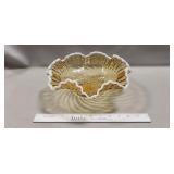 (1) Vintage Fenton Glass Bowl