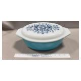 (1) Vintage Pyrex Casserole Dish w/ Lid