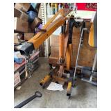 Central Hydraulics 8 Ton Cherry Picker