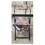 (1) Folding Camouflage Chair