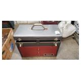 (1) Metal Tool Box