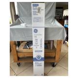 (5) 48 Inch Fluorescent Light Bulbs
