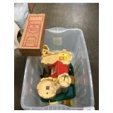 Tote With Fisher-Price Play Family Cadtle