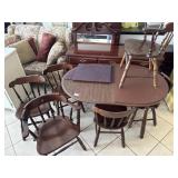 Table w/ 6 Chairs and 2 Leaves