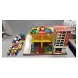 Fisher-Price Parking Ramp-Service Center w/