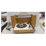 GE Wildcat Portable Record Player (Powers On)