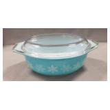 (1) Vintage Pyrex 1.5 Quart Casserole Dish w/