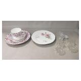 (1) Crown Staffordshire 8" Plate, Royal Victoria