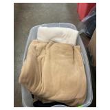 Tote With Fleece Blankets, Throws