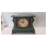 (1) Vintage Mantle Clock (No Key)