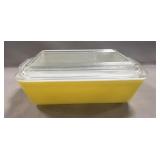 (1) Vintage Pyrex 1.5 Quart Casserole Dish w/