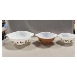 (3) Vintage Pyrex Bowls (8.5", 7.5" & 6"