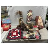 (2) ElectricLights & Asst. Country Decor