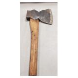 (1) Vintage Hatchet