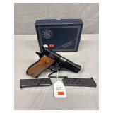 Smith & Wesson Model 39-2 Pistol