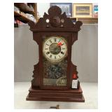 Antique New Haven Parlor Clock With Key