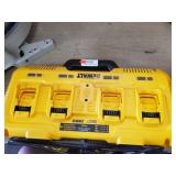DeWalt Fast Charger 12V / 20V Four Battery