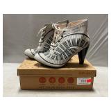 New Never Worn Goby Piano Keys Heeled Ankle