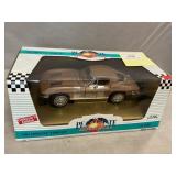 Ertl 1/18 Scale Die-Cast 1963 Corvette Sting Ray