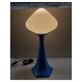 (1) Stemlite Table Lamp (21" Tall)