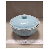 (1) Vintage Casserole Bowl w/ Lid By R.R.P. Co.,