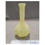 (1) Vintage Fenton "Daisy & Fern" Glass Barber