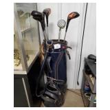 (1) Golf Bag w/ Assorted Clubs
