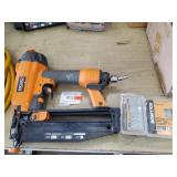 Ridgid Pneumatic 16-Gauge 2.5" Straight Finish