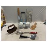 Vintage Kitchen Utensils, Osterizer Mini-Blend