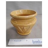 (1) Vintage McCoy Pottery Planter