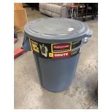 Rubbermaid 44 Gallon Trash Can