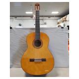 (1) YAMAHA C40 Acoustic Guitar
