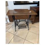 Singer Sewing Machine w/Cabinet