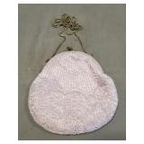 (1) Vintage Ladies Pink Beaded Clam Shell Evening