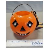 (1) Vintage Hard Plastic Halloween Jack-O-Lantern