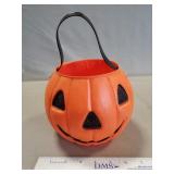 (1) Vintage Hard Plastic Halloween Pumpkin