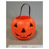 (1) Vintage Plastic Halloween Pumpkin