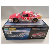 (1) 1987 Ford Thunderbird 1:24 Scale Replica (1