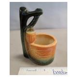 (1) Vintage Hull Pottery Vase