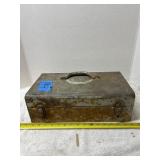 Metal Toolbox With Latched Hinges, 16 in.